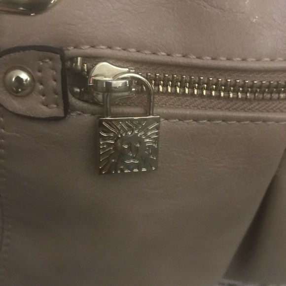 💥Donated💥Anne Klein Purse Great Condition - Picture 4 of 6